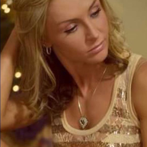 Meet your Posher, Ruby - Picture 2 of 3